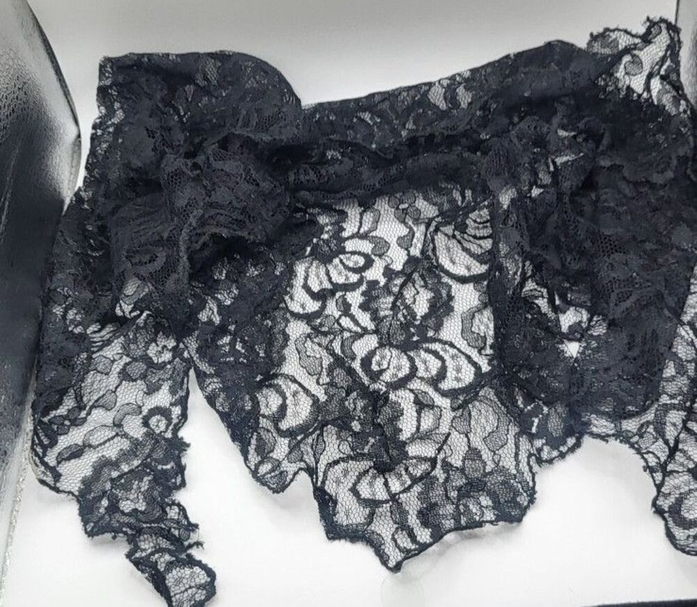 Black Floral Lace Scarf Vintage Classic Mantilla Chapel Veil Scalloped Edges 42"